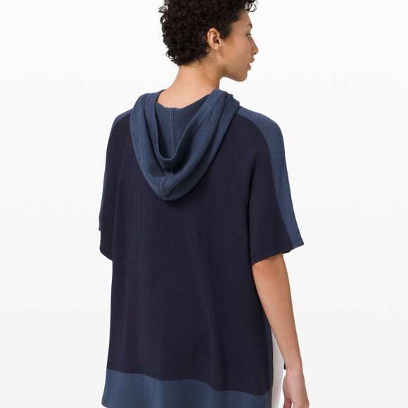 Lululemon Opened Up Poncho Iron Blue/True Navy - Size M/L - Excellent Condition - Picture 2 of 9